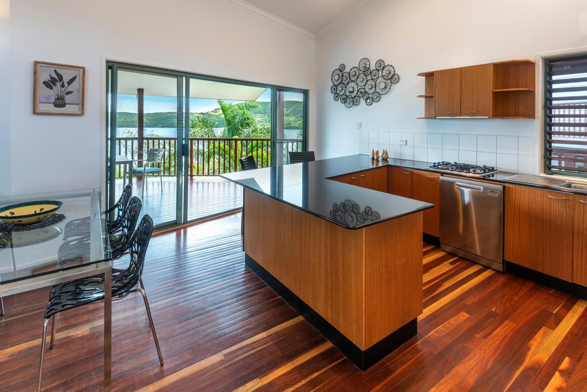 Casuarina Cove On By Hiha *